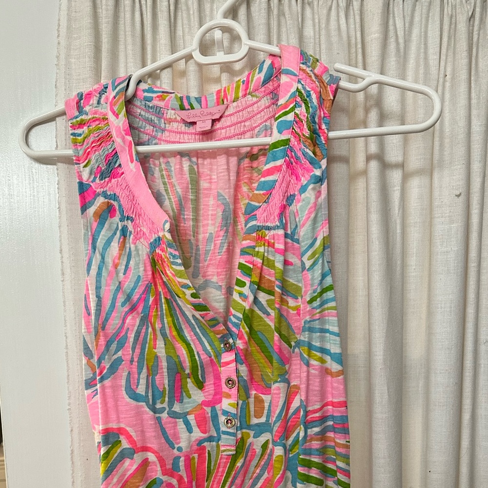 Lilly Pulitzer Essie shirt size medium